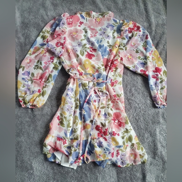 En Saison Floral Long Sleeve Ruffle Wrap Mini Dress - Pastel Garden Party  Small - Picture 8 of 11